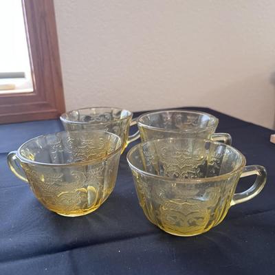 YELLOW DEPRESSION GLASS DINNERWARE