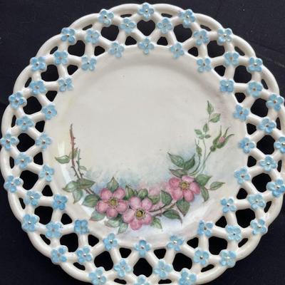 A VARIETY OF CHINA PIECES