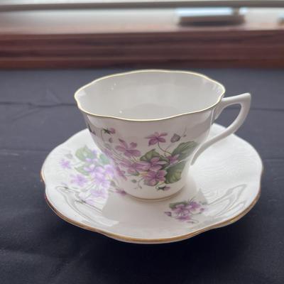 4 SETS OF TEA CUPS AND SAUCERS