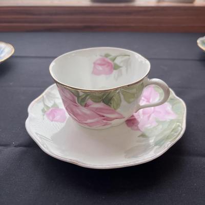 4 SETS OF TEA CUPS AND SAUCERS