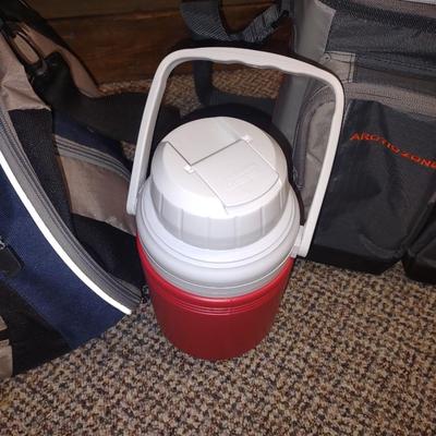 OZARK BAG, ARTIC FREEZE LUNCH BOX AND BEVERAGE COOLER