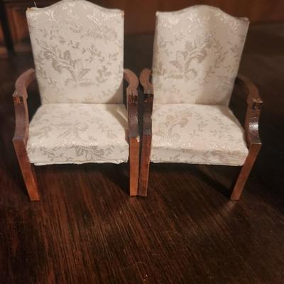 White Floral Pattern Doll Chairs