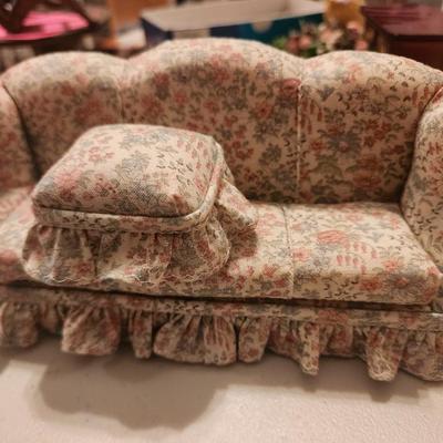 Créme Floral Couch and Ottoman