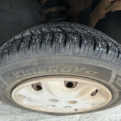 Sale Photo Thumbnail #10: 1996 Honda Accord Manual, runs and drives. Has over 387k miles and sold as is. Was Driven and no issues were felt.