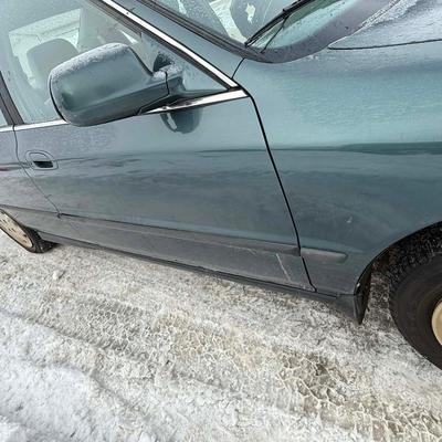 Sale Photo Thumbnail #5: 1996 Honda Accord Manual, runs and drives. Has over 387k miles and sold as is. Was Driven and no issues were felt.