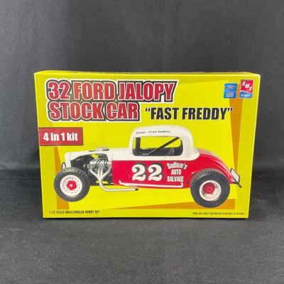 -5- 1:25 SCALE | 32 Ford Jalopy Stock Car “Fast Freddy” Model Kit | Sealed
