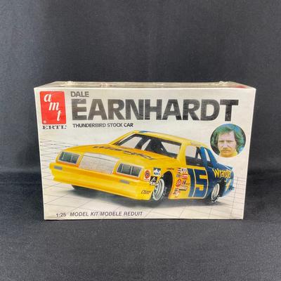 -7- 1:25 SCALE | Dale Earnhardt Thunderbird Stock Car Model Kit | Sealed