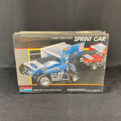 -9- 1:24 SCALE | Casey Luna Ford Sprint Car Model Kit | Sealed
