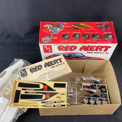 -12- 1:25 SCALE | Bob Hamiltons Red Alert Drag Chevelle SS Model Kit | Opened