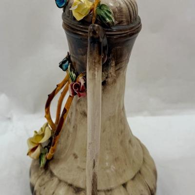 Sale Photo Thumbnail #217: This piece has a crack in the lid that appears to be repaired, but otherwise in good condition.