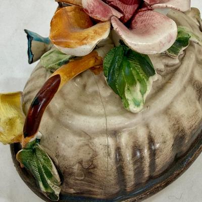 Sale Photo Thumbnail #211: This piece has a crack in the lid that appears to be repaired, but otherwise in good condition.