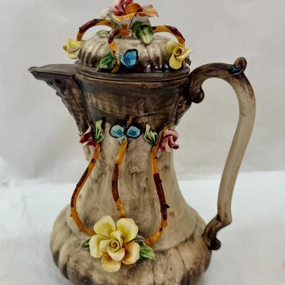 Sale Photo Thumbnail #216: This piece has a crack in the lid that appears to be repaired, but otherwise in good condition.