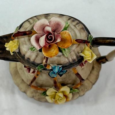 Sale Photo Thumbnail #214: This piece has a crack in the lid that appears to be repaired, but otherwise in good condition.