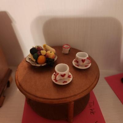 Coffee Table w/ Fruit