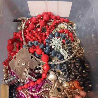 JEWELRY THAT IS BROKEN, SINGLE EARRINGS, ETC FOR CRAFT PROJECTS