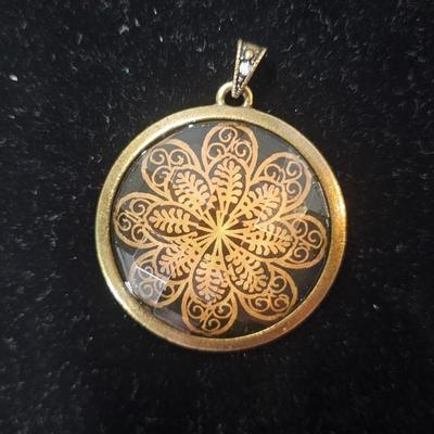 Vintage Gold-Tone Ornate Filigree Medallion Pendant – Round Decorative Statement Charm
