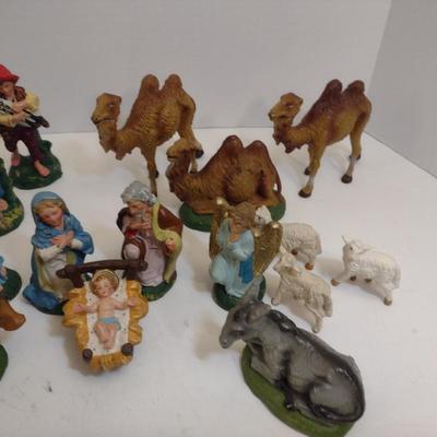 Vintage Italian Hand Painted Nativity Scene Pieces