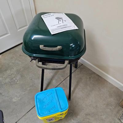 Aussie 4200 Series Walk-A-Bout Charcoal Grill (G1-JS)