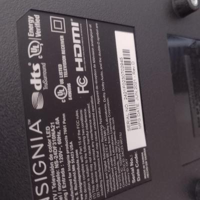 Insignia Flat Screen 24" TV with Remote