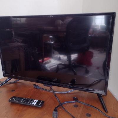 Insignia Flat Screen 24" TV with Remote