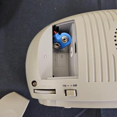 Assortment of Tabletop Electric Clocks, CD-Player & More (G1-JS)