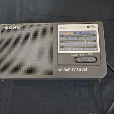 Assortment of Tabletop Electric Clocks, CD-Player & More (G1-JS)