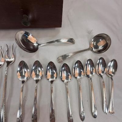 Sale Photo Thumbnail #158: In good condition, in need of tarnish remover.