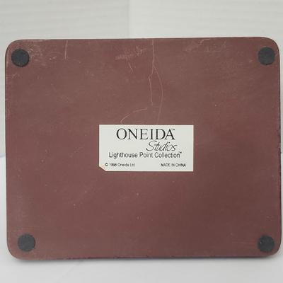 1998 Oneida Studios Lighthouse Point Split Rock MN Lighthouse Figurine