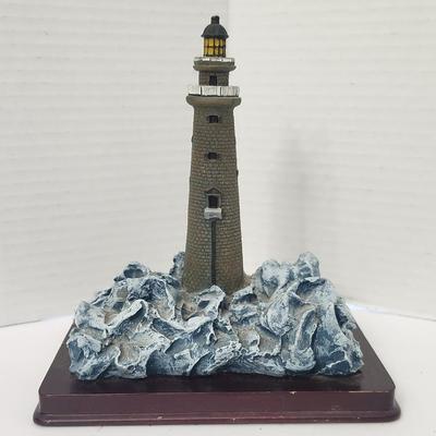 1998 Oneida Studios Lighthouse Point Minots Ledge MA Lighthouse Figurine