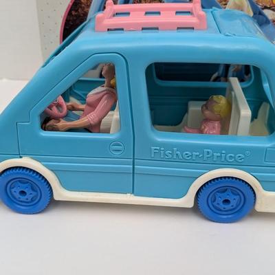 Vintage 1990s Fisher Price Dream Dollhouse MiniVan 4631 with Mom and Baby Figures in Box