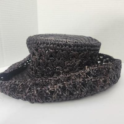 Liz Claiborne Women’s Black Woven Straw Style Hat Wide Brim Summer Sun Hat Made In China