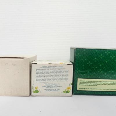 Avon Vintage Home Decor Gift Lot Fostoria Candle Holder Flirtatious Frog Pomander Emerald Accent