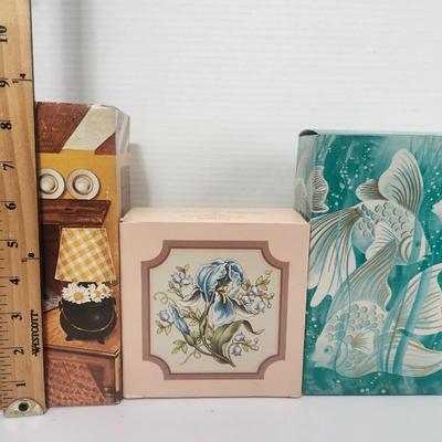 Avon Vintage Fragrance Gift Lot Sea Spirit Topaze Vanity Collection Beauty Dust Hearth Lamp Roses