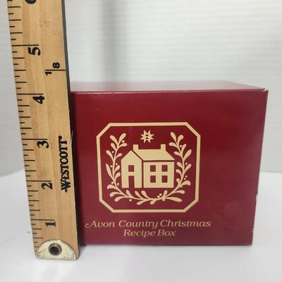Avon Country Christmas Recipe Box 1982 Vintage Holiday Kitchen Storage Cards Divider Set