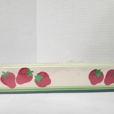 Avon Nature’s Fresh Petite Candle Set Strawberry Fragrance With Holder Vintage Avon