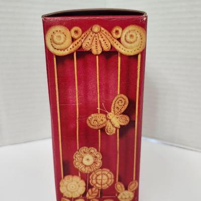 Avon Lovable Leo Childrens Shampoo Lion Bottle With Original Box Vintage Avon Collectible