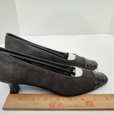 Mezzo By Vaneli Rickie Grey Dress Pumps Womens Size 6 1/2 M With Box