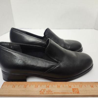 Munro American Roma Black Leather Slip On Heels Womens Size 6 1/2 W With Box