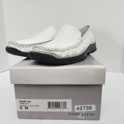 Anne Klein Pedro AK White Leather Slip On Loafers Women Size 6M Classic Comfort Shoes With Box