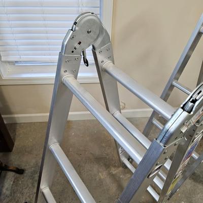 Pair of Werner Aluminum Step/Extension Ladders (G1-JS)
