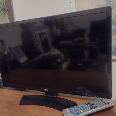 LG Flat Screen 24" TV with Universal Remote