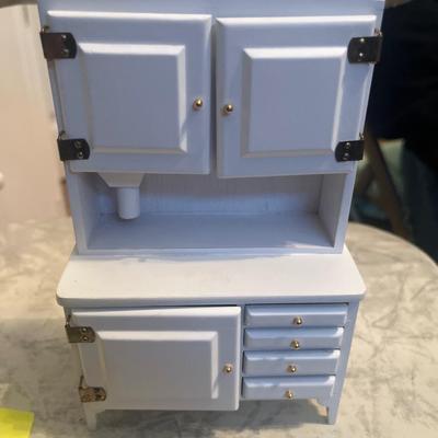 Kitchen doll house cabinet