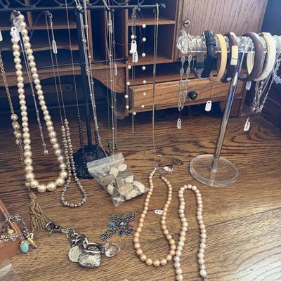 Sale Photo Thumbnail #219