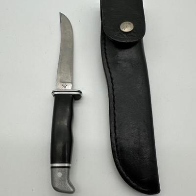 Buck 105 Pathfinder Fixed Blade Hunting Knife – USA – Original Leather Sheath