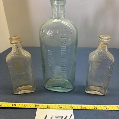 Vintage 1939 14.5 Oz Lydia E. Pinkmans Medicine Clear Glass Bottle