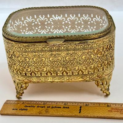 Sale Photo Thumbnail #143: Approx. 3.5" tall. Hinged glass lid. Great condition.