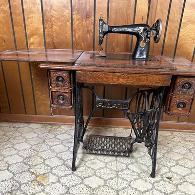 Antique Singer Treadle Sewing Machine w/ Oak Cabinet – Needs Belt