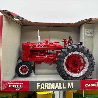 ERTL 1/16 Die-Cast Tractor Lot – John Deere & Farmall (5 Tractors, Boxed)