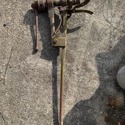 Antique Blacksmith Leg Vise / Post Vise