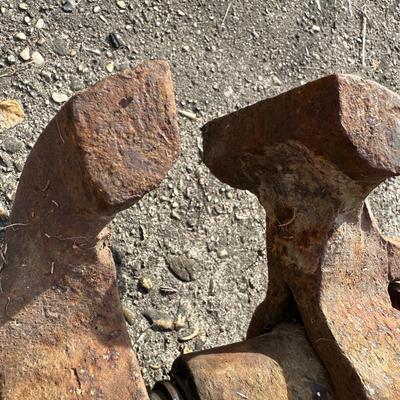 Antique Blacksmith Leg Vise / Post Vise